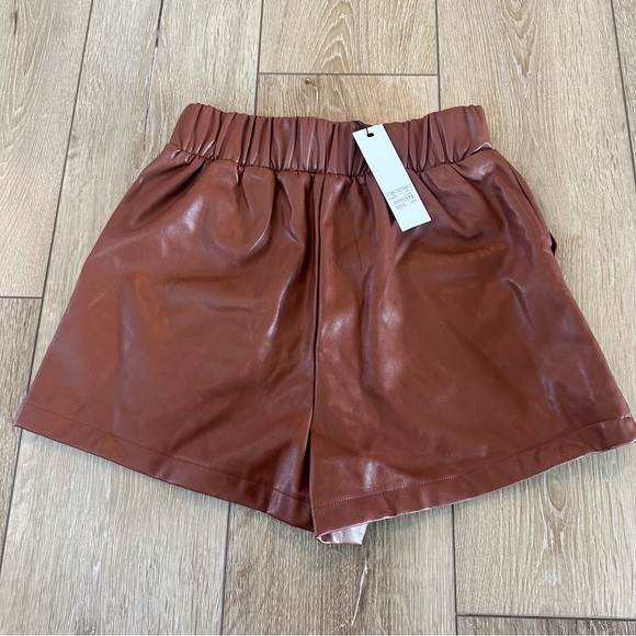 NWT Revolve Steve Madden Cognac Camel Faux Leather Shorts Brown Pockets Fall XS - Picture 2 of 6